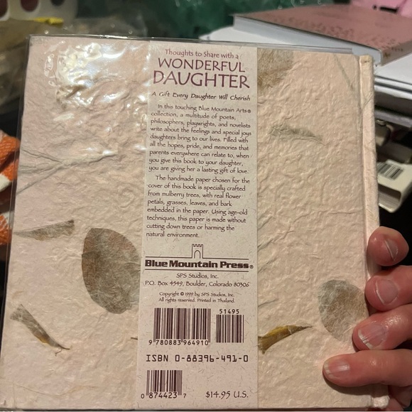 Thoughts to Share With a Wonderful Daughter: A Blue Mountain Arts Collection... - Picture 2 of 3